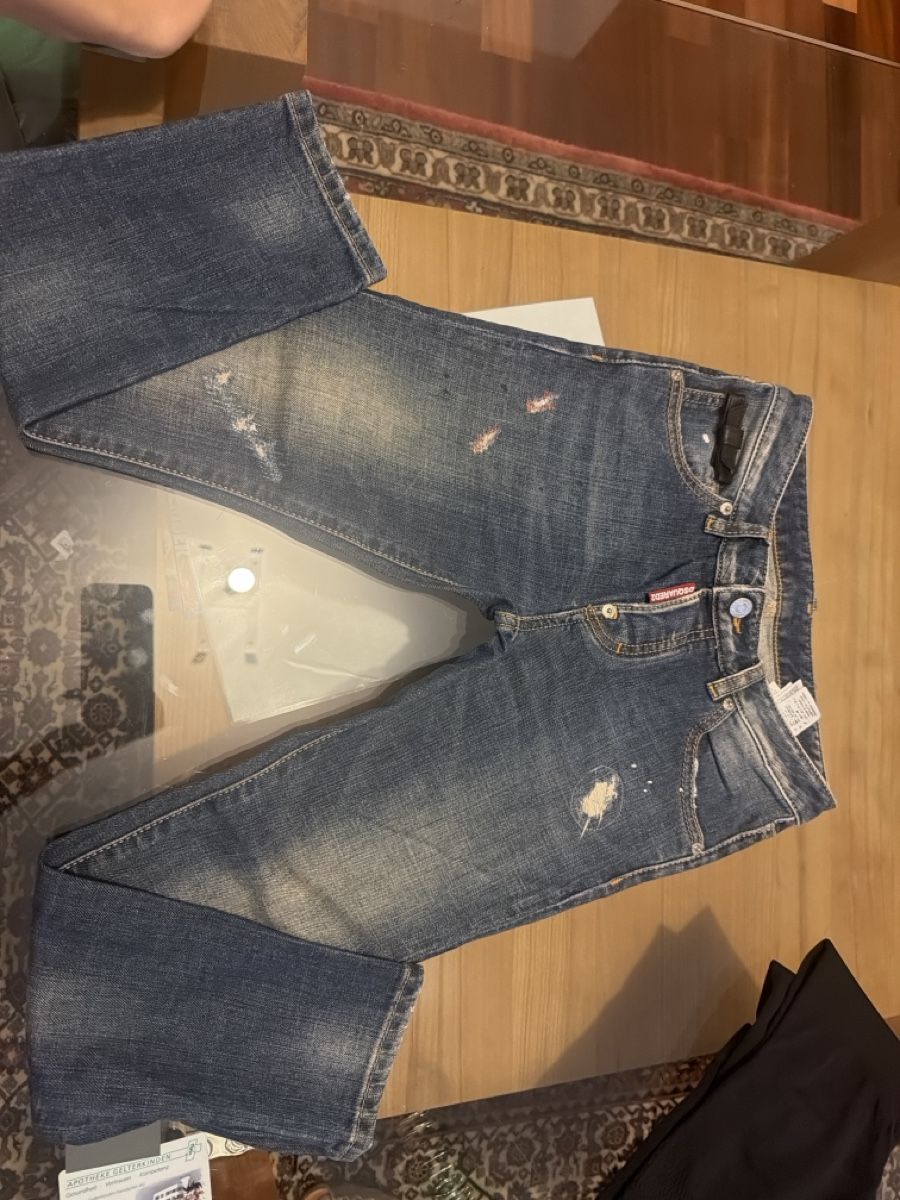 Dsquared2 Pantaloni: Dsquared2 Jeans blau mit Used-Effekten – Nuovo e nell'imballaggio originale da Gelterkinden venduto da Jasmina2009