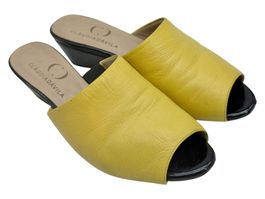 Mules Claudia Davila, cuir jaune. Pointure 38
