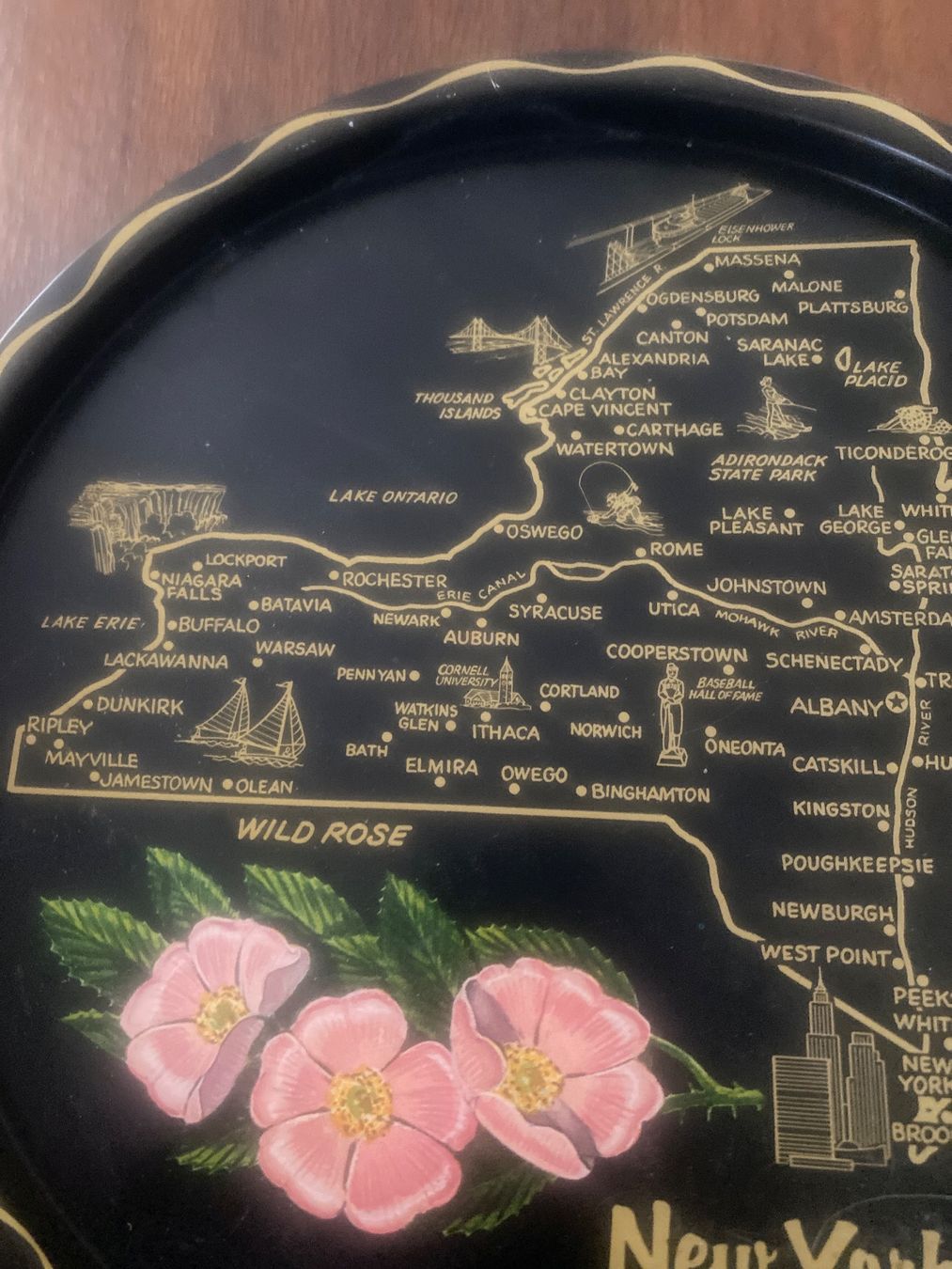 Piatti di portata: Vintage Metal Servier Tablett New York – Usato da Baden venduto da swiss-alps 4