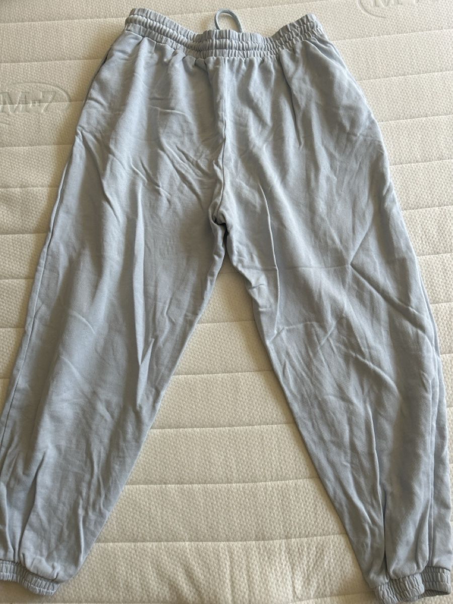 Bershka Pantaloni: Trainerhose Grösse M – Usato da Samstagern venduto da Dufman 4