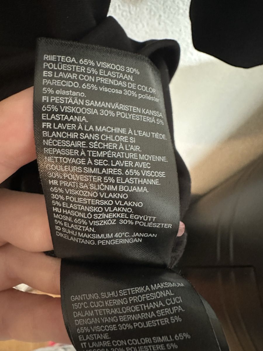 H&M Vestiti: H&M Kleid, Basic, Schwarz, Gr. S (entspricht M) – Nuovo (secondo la descrizione) da Glattbrugg venduto da SMusic98 2