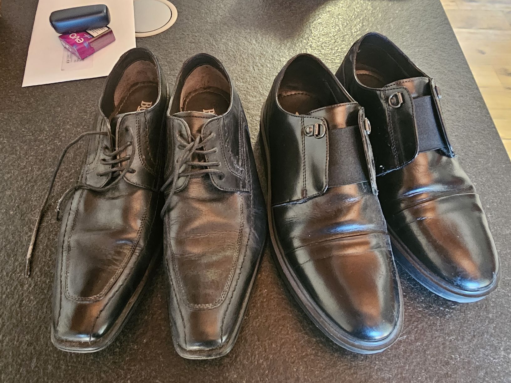 Scarpe da uomo: Zwei Paar Herrenschuhe, Größe 43 – Usato da Mörel venduto da camasaro 1