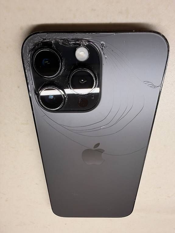 Telefoni cellulari / Smartphones: iPhone 14 Pro Max 128 GB Schwarz   – Usato da Hüntwangen venduto da 8006 2