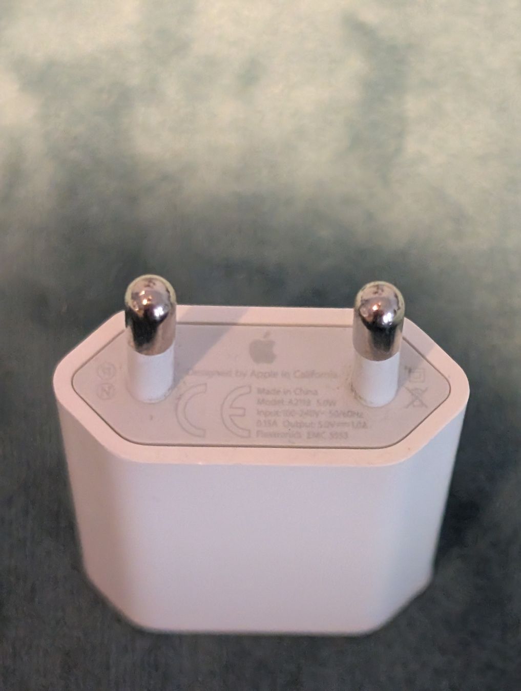 Caricabatterie: Apple Netzteil Ladegerät 5W neuwertig – Nuovo (secondo la descrizione) da Staffelbach venduto da Gaetano.CH