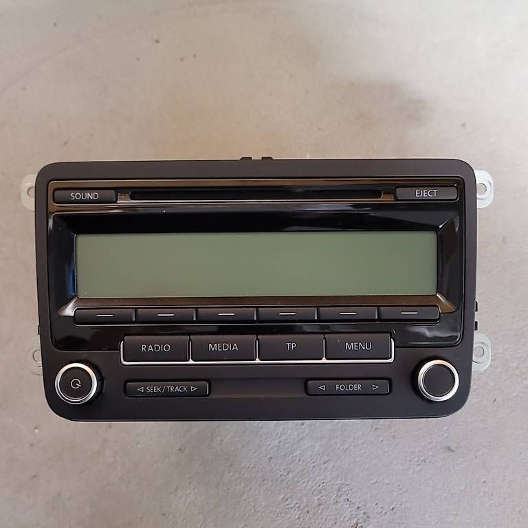 CD: Original VW Golf VI Radio CD Player – Usato da Küssnacht am Rigi venduto da Chalet37