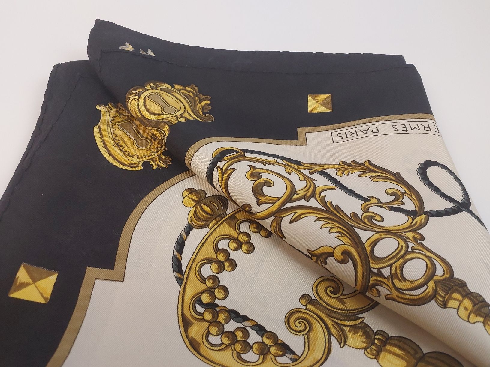 Hermès Foulard & Sciarpe: Hermès Les Clés Vintage Seidenschal – Nuovo (secondo la descrizione) da Luzern venduto da CAZS_Luzern 2