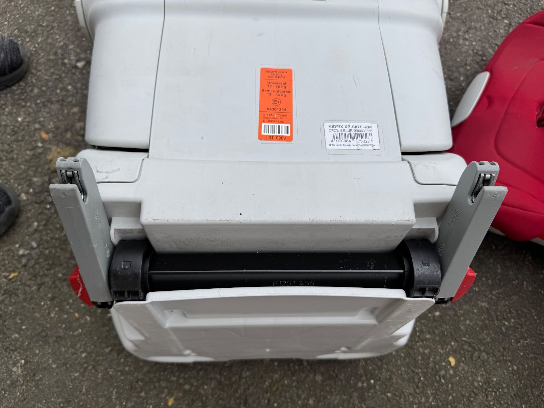 Britax Römer Auto-Kindersitze: 2 sièges auto Römer Kidfix XP, 15-36 kg – Gebraucht aus Chapelle (Glâne) von Lochinver 3