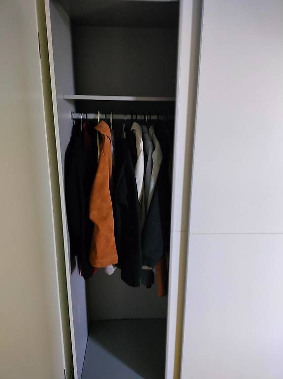 Armadi: Schrank mit Schiebetüren – Usato da Sins venduto da cam_f5l5 1
