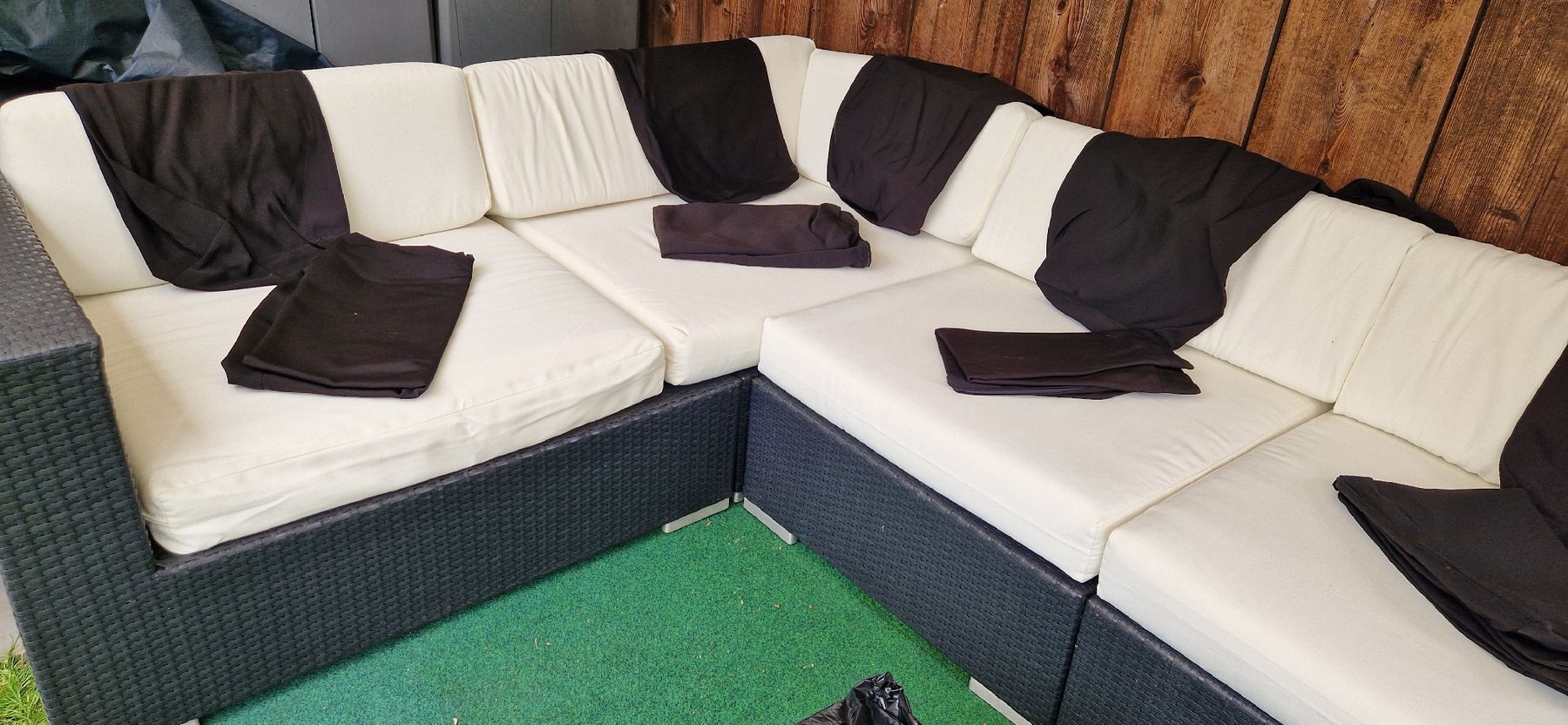 Sedie a sdraio: Polyrattan Lounge Sitzgruppe mit Tisch dunkelgrau – Usato da Oberentfelden venduto da Rstoller 1