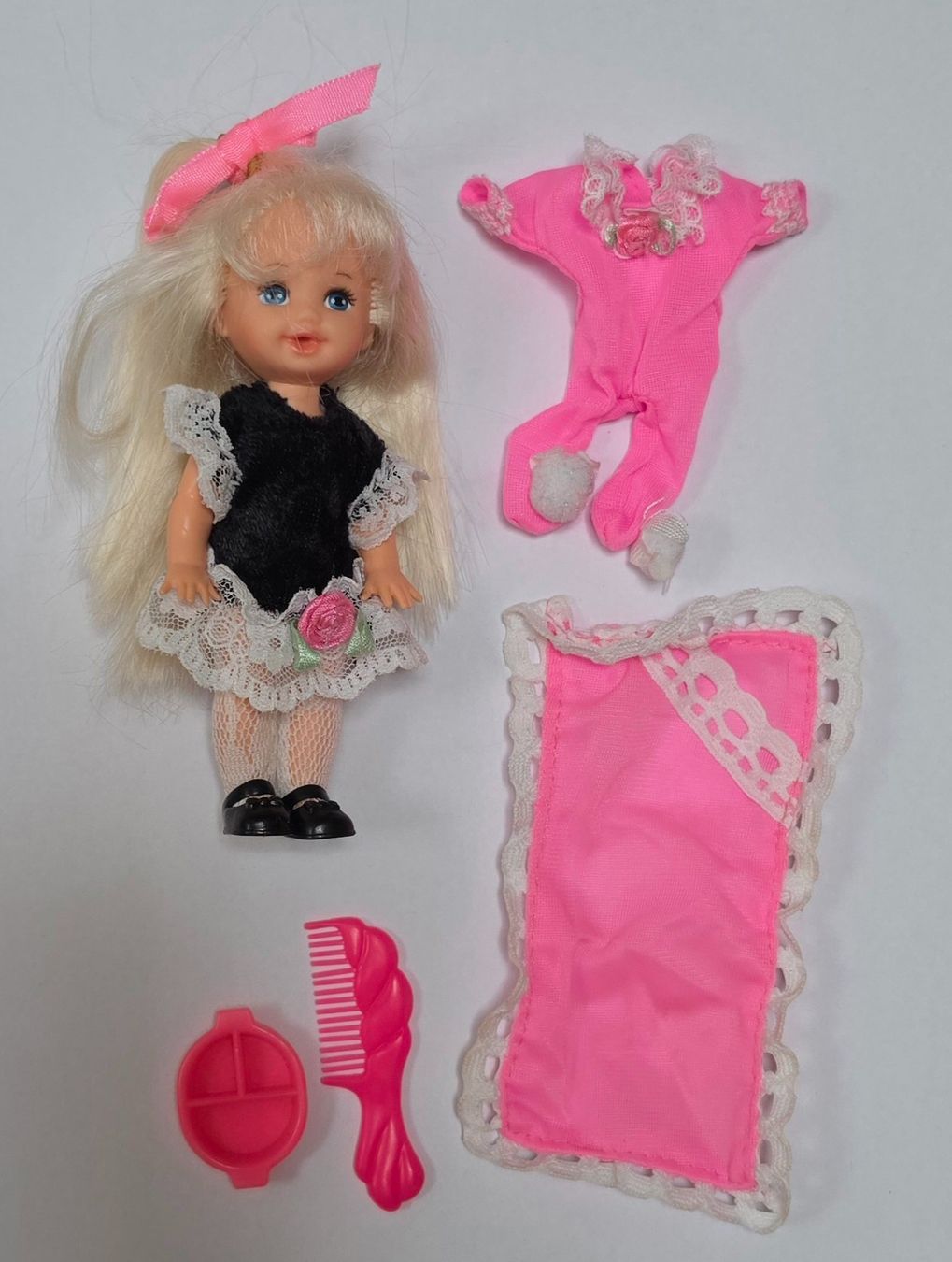 Puppen: Kelly Bedtime Fun de 1995 – Gebraucht aus Bulle von Chimchiree