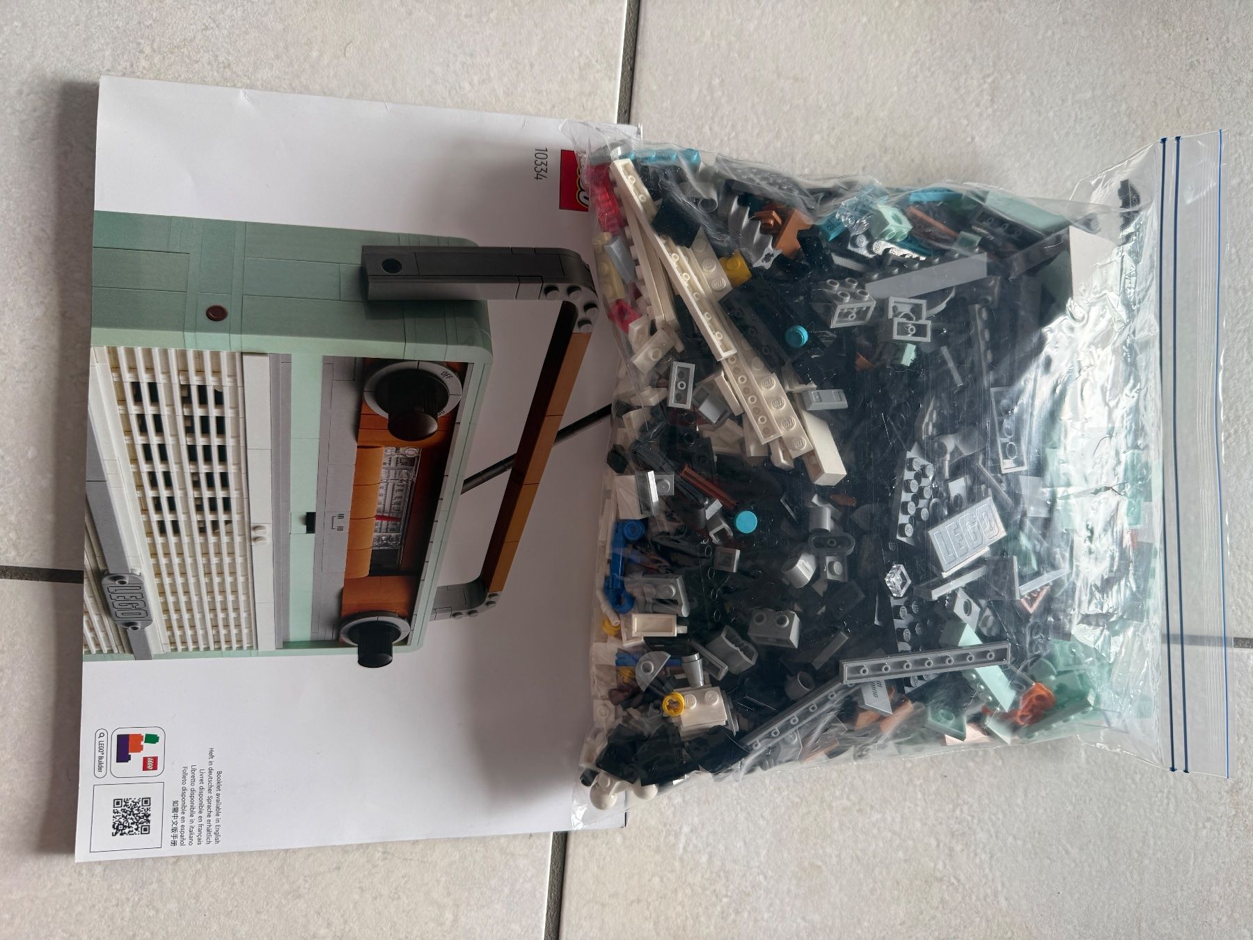 Lego Baukästen: Lego retro radio - 10334 – Gebraucht aus Bonstetten von Johanne_Lamalle 1