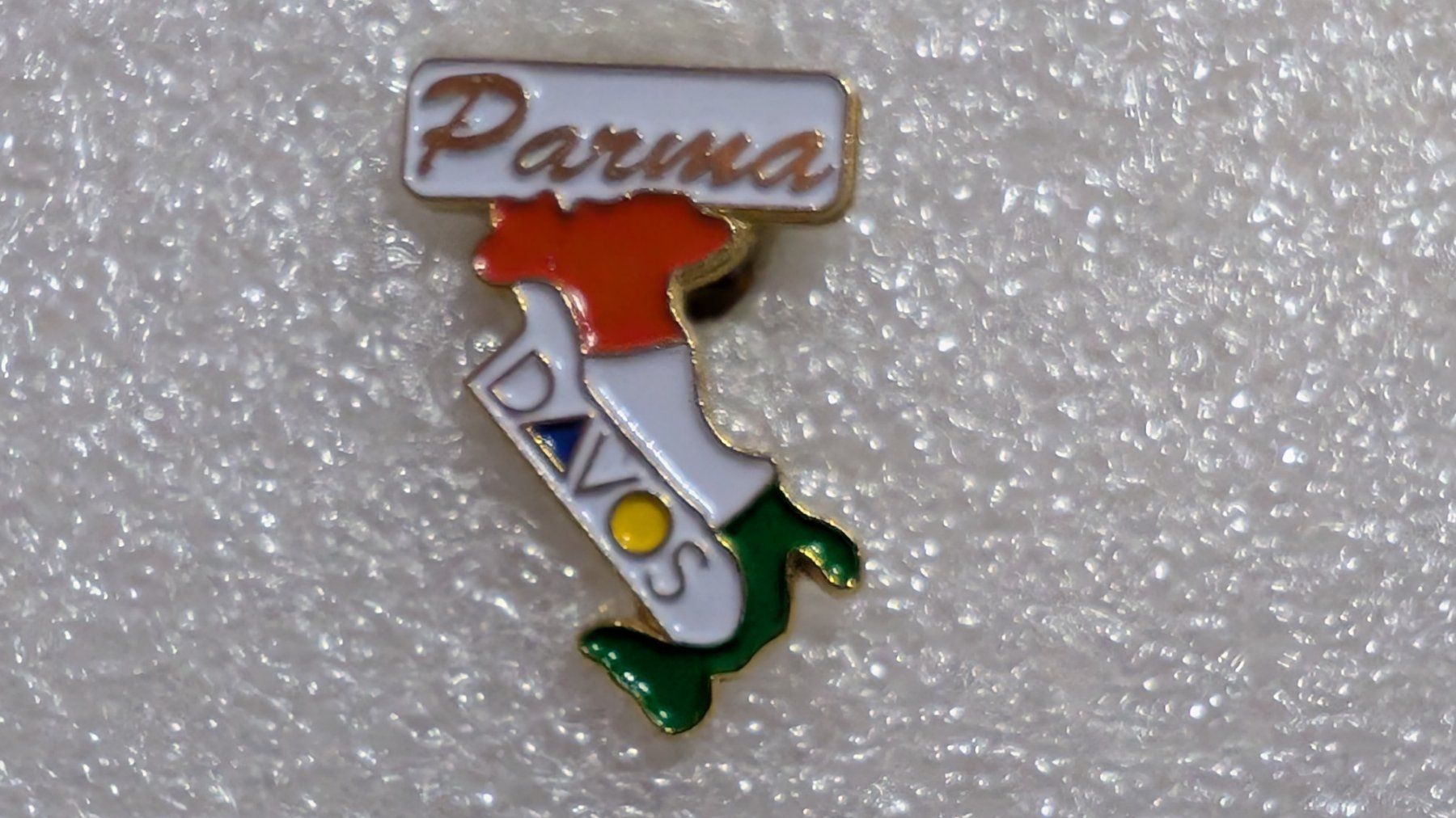 Placchette & Badge: Ansteckpin 272: Parma Davos – Usato da Oppligen venduto da Pin-Fall-Shop