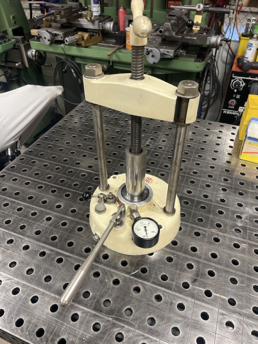 Alle Maschinen: Hydraulik Presse – Gebraucht aus Zürich von Pan-Europ 1