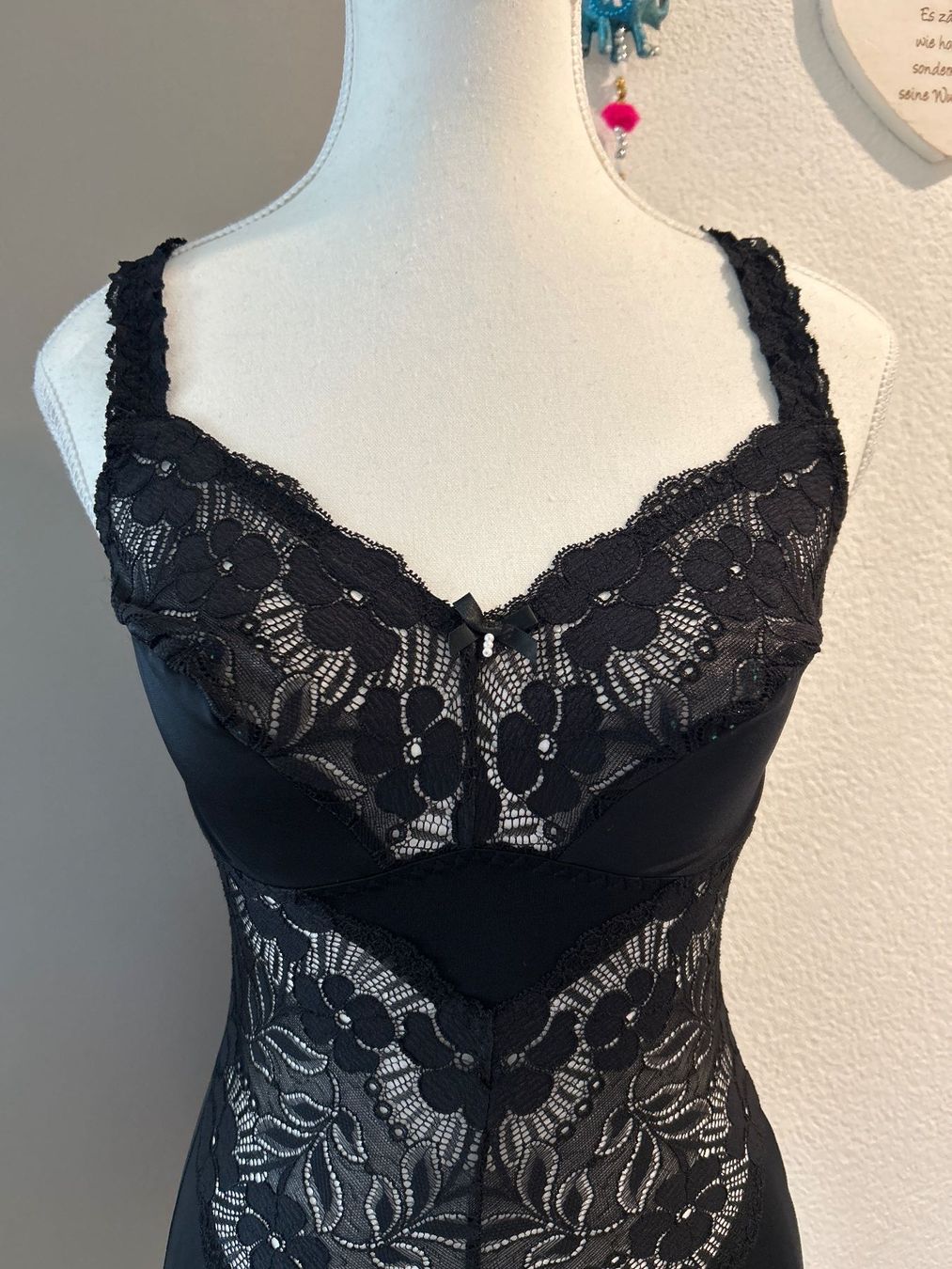 Sonstige Unterwäsche: Bodyforming Body schwarz mit Spitze – Neu (gemäss Beschreibung) aus Brunnen von Nala2929 2