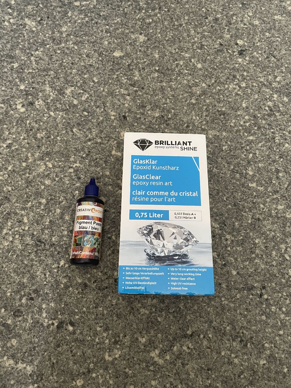 Kit bricolage: resine epoxy avec colorant bleu – Usato da Biel/Bienne venduto da que_h9qs