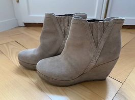 Stilvolle Keilabsatz-Stiefeletten von Esprit