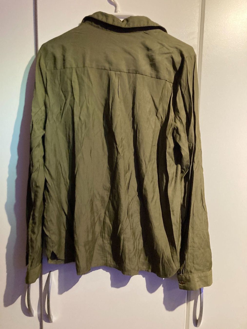 Camicette: Langarm Bluse khaki grün Gr. 38 – Usato da Thun venduto da Vans_98 2