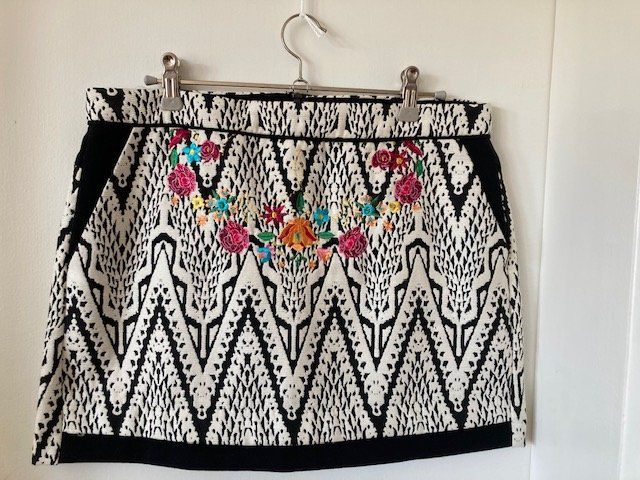 Desigual Gonne: Desigual Mini-Jupe – Usato da Rüti ZH venduto da Tredeschin