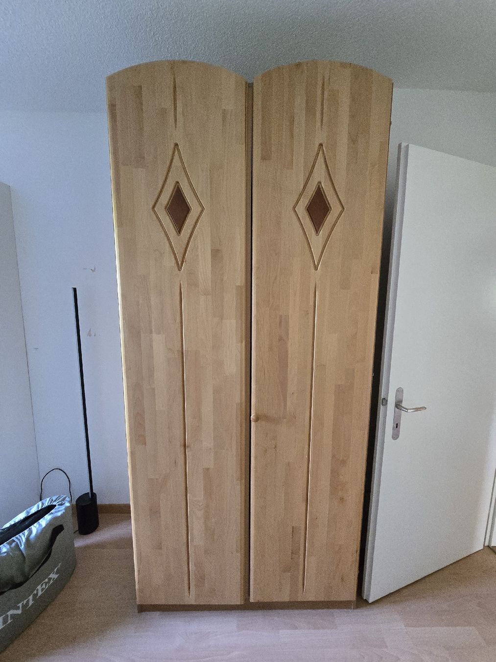 Armoires: Holzschran – D'occasion à St. Gallen par anomis_m