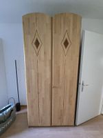 Holzschrank