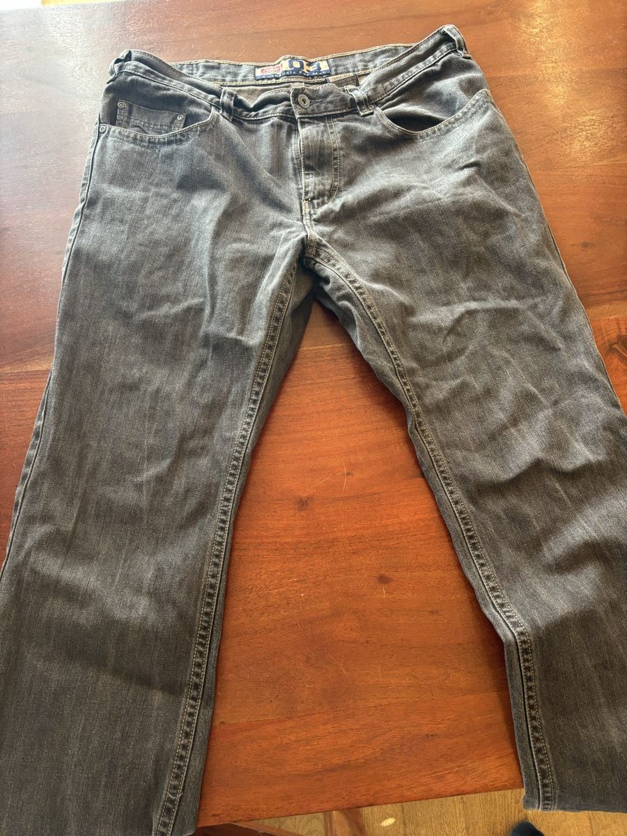 Jeans: Graue Jeans-Hose W38/L30 – Usato da Läufelfingen venduto da Seraphim13 1