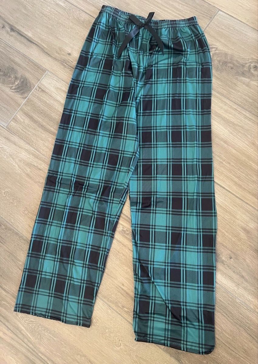 Negligees & Pigiami: UNGETRAGEN! KARIERTE PYJAMAHOSE GRÖSSE M – Nuovo e nell'imballaggio originale da Dübendorf venduto da ali_g7p8