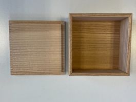 Holzbox mit Schiebedeckel klein ca. 8.5 x 8.5 cm