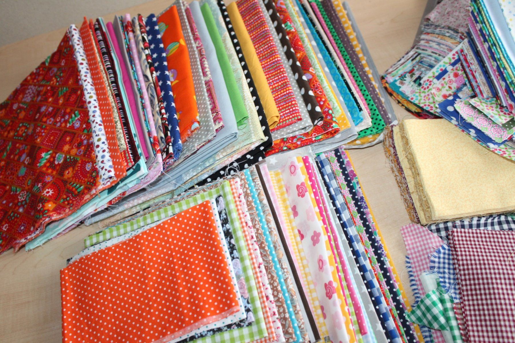 Tessuti: Stoffpaket Baumwollstoffe Patchwork – Nuovo (secondo la descrizione) da Obfelden venduto da solomon111 1