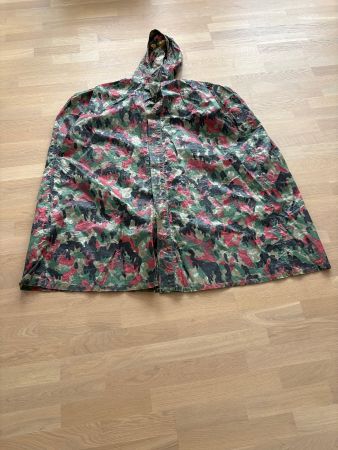 Armee Regenmantel