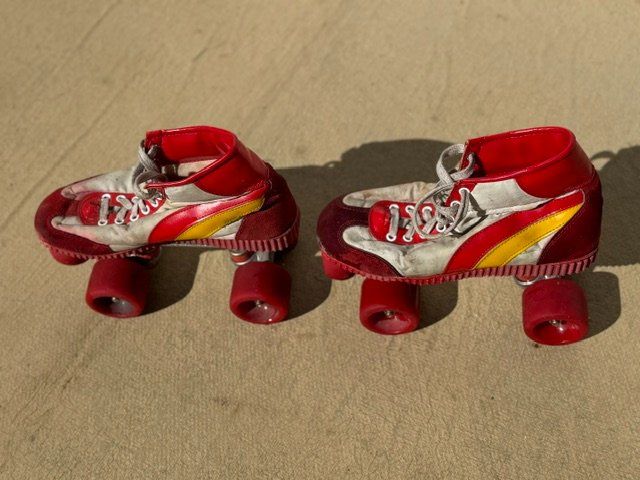 Sonstiger Schmuck: Rollschuhe Grösse 41 Vintage Style – Gebraucht aus Biberstein von Lou13lou