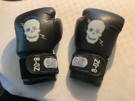 Neue Boxhandschuhe für ca. 12 jähriger Junge