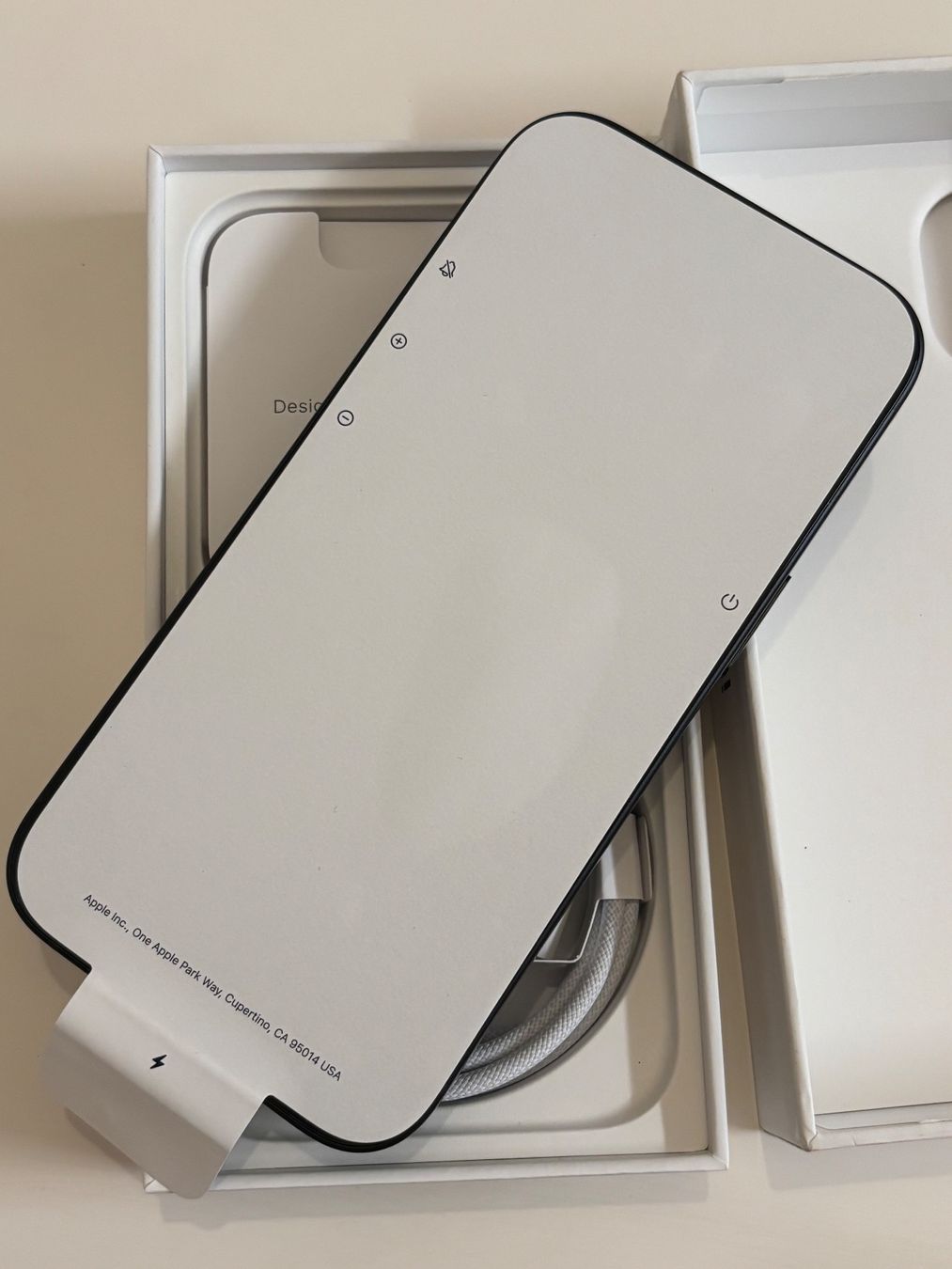 Apple Portables: Apple iPhone 15 schwarz NEU – Neuf avec emballage d'origine à Niederhasli par sxh_jn9y 1