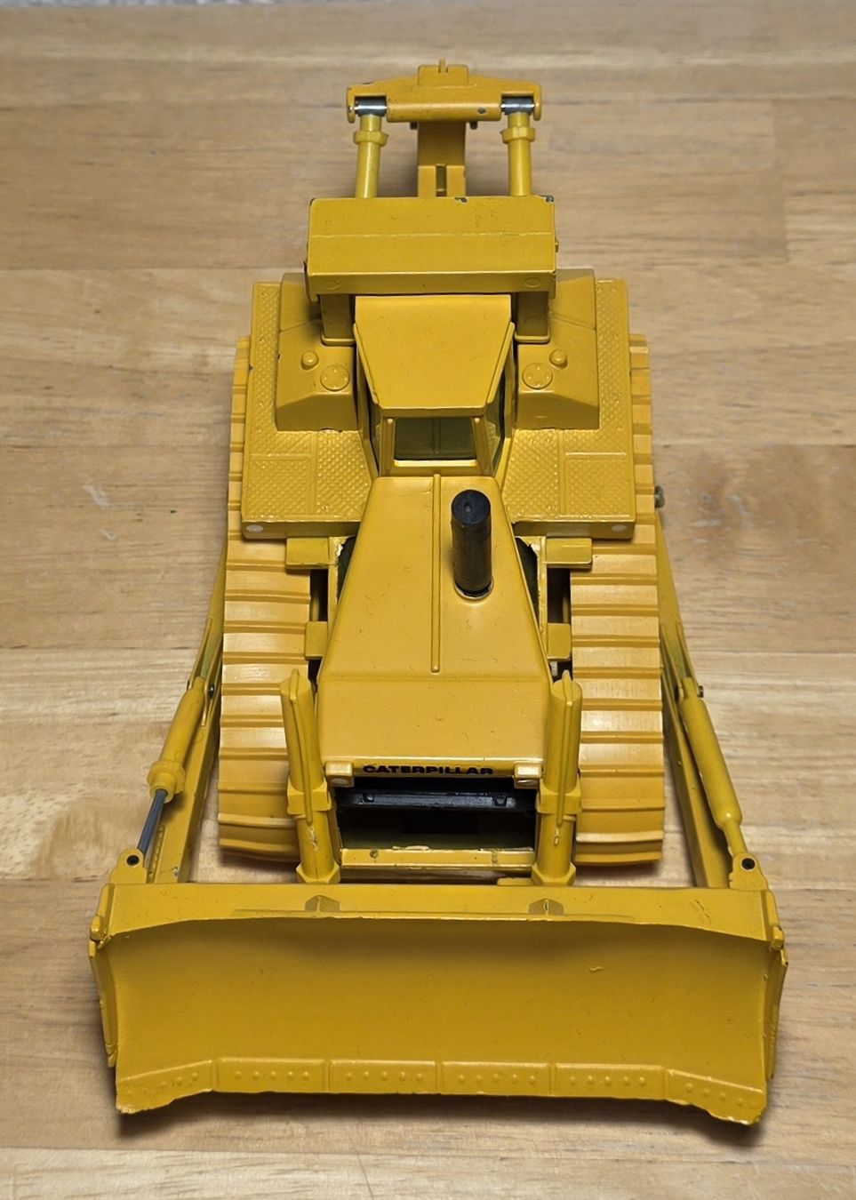 Caterpillar Escavatori: Caterpillar D10 Planierraupe – Usato da Männedorf venduto da Modellbau-wyss 1