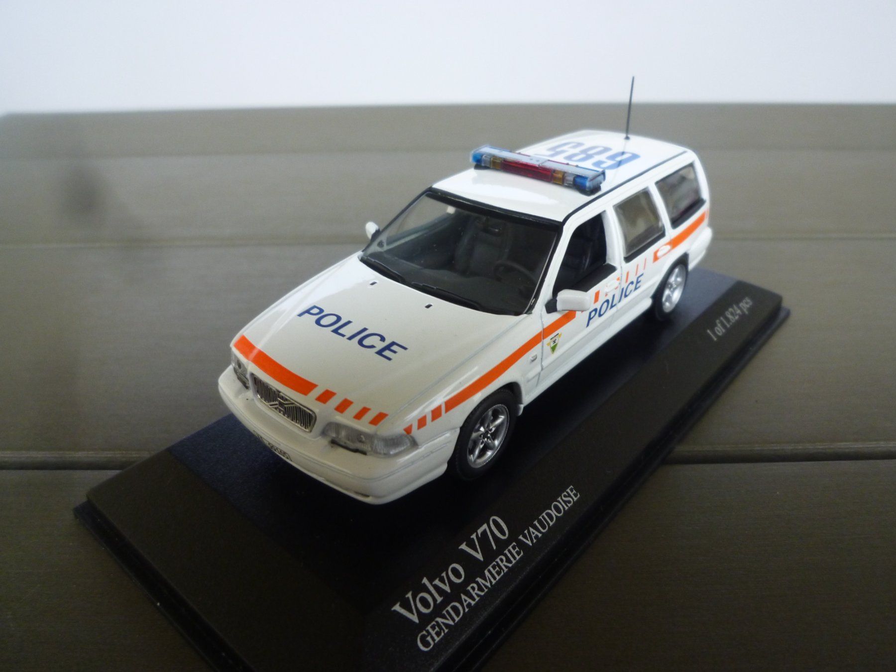 Volvo Modellini d'auto: Volvo V70 Gendarmerie Vaudoise – Nuovo (secondo la descrizione) da Flawil venduto da Imperiosud 1