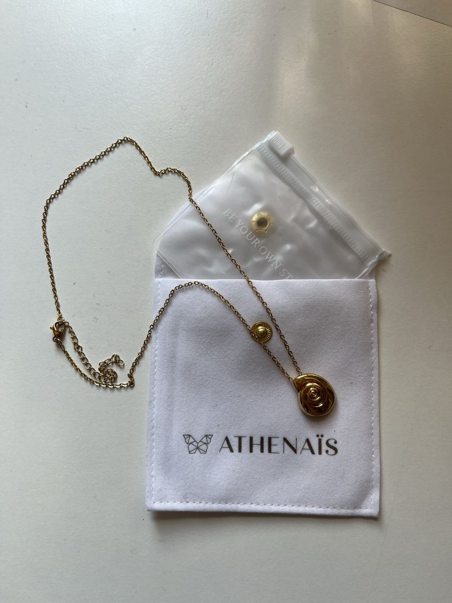 Colliers: Collier – Neuf avec emballage d'origine à Montsevelier par Duna2210