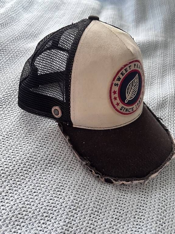 Copricapi, berretti & cappellini: casquette Sweetpants  – Usato da Le Lignon venduto da jm__k2lf