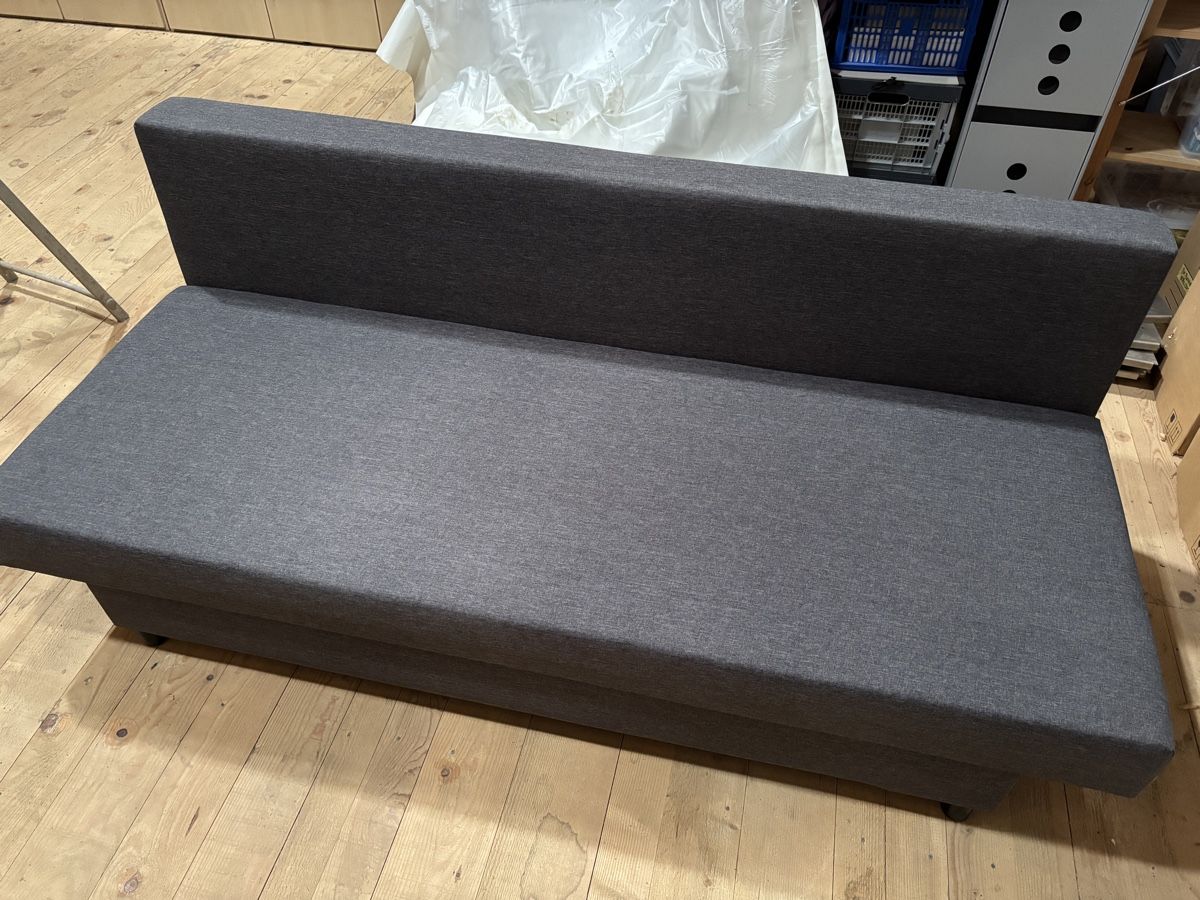 Ikea Divani: Bettsofa Farbe Anthrazit – Usato da Langnau i. E. venduto da lelliot