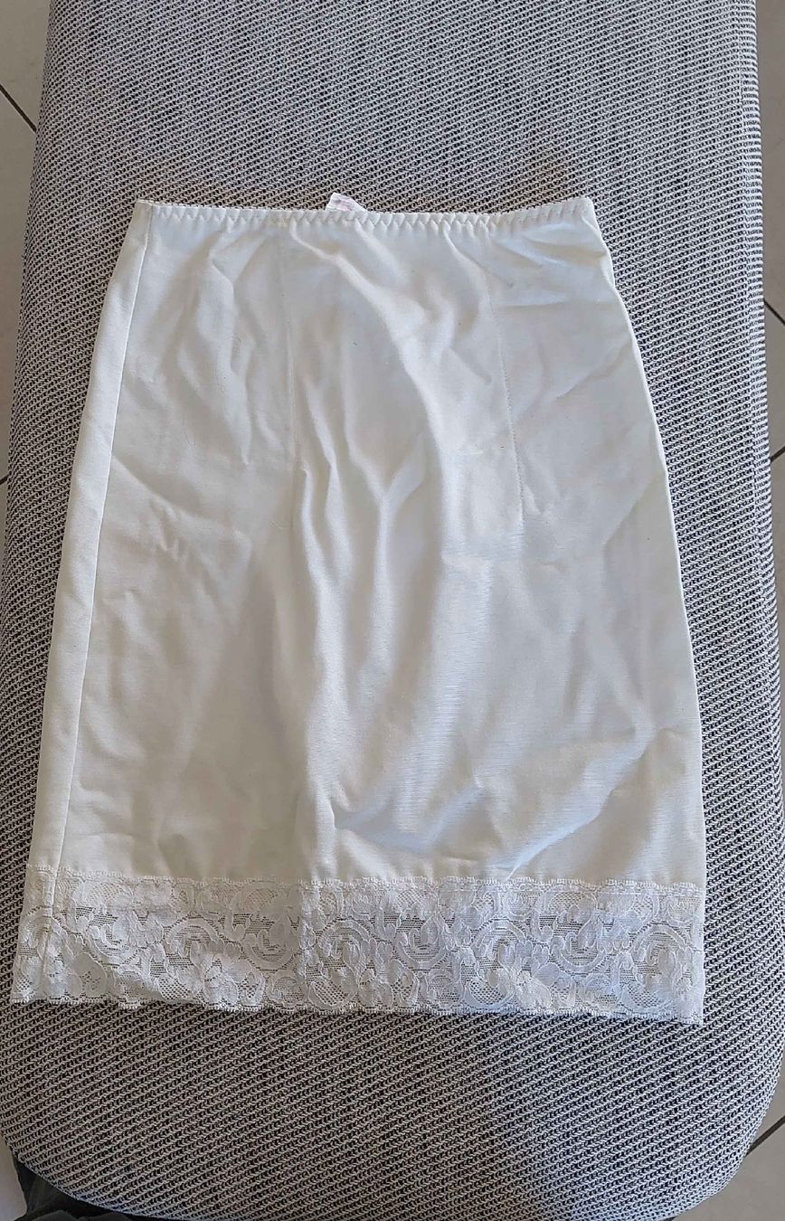 H&M Altra biancheria intima: Jupon blanc avec dentelle  – Usato da Bulle venduto da momy