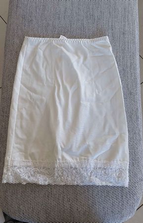 Jupon blanc avec dentelle 