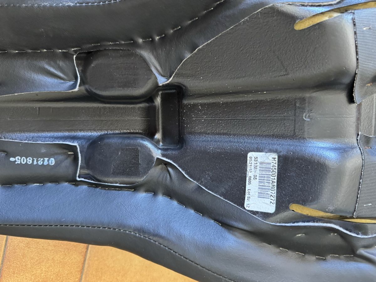 Tutti i ricambio per moto: Selle moto Harley Davidson bon état – Usato da Veyrier venduto da kimedovapa 3
