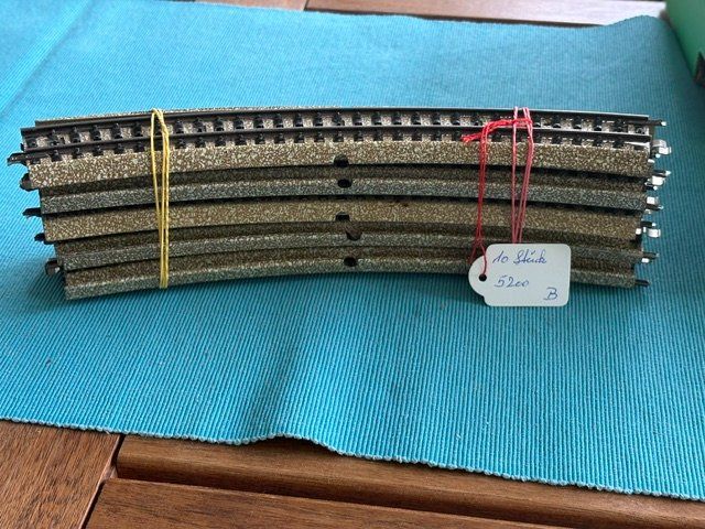 Märklin Modellini di ferrovie: Märklin Gleis 5200 (B) – Usato da Frenkendorf venduto da HampeFrenk