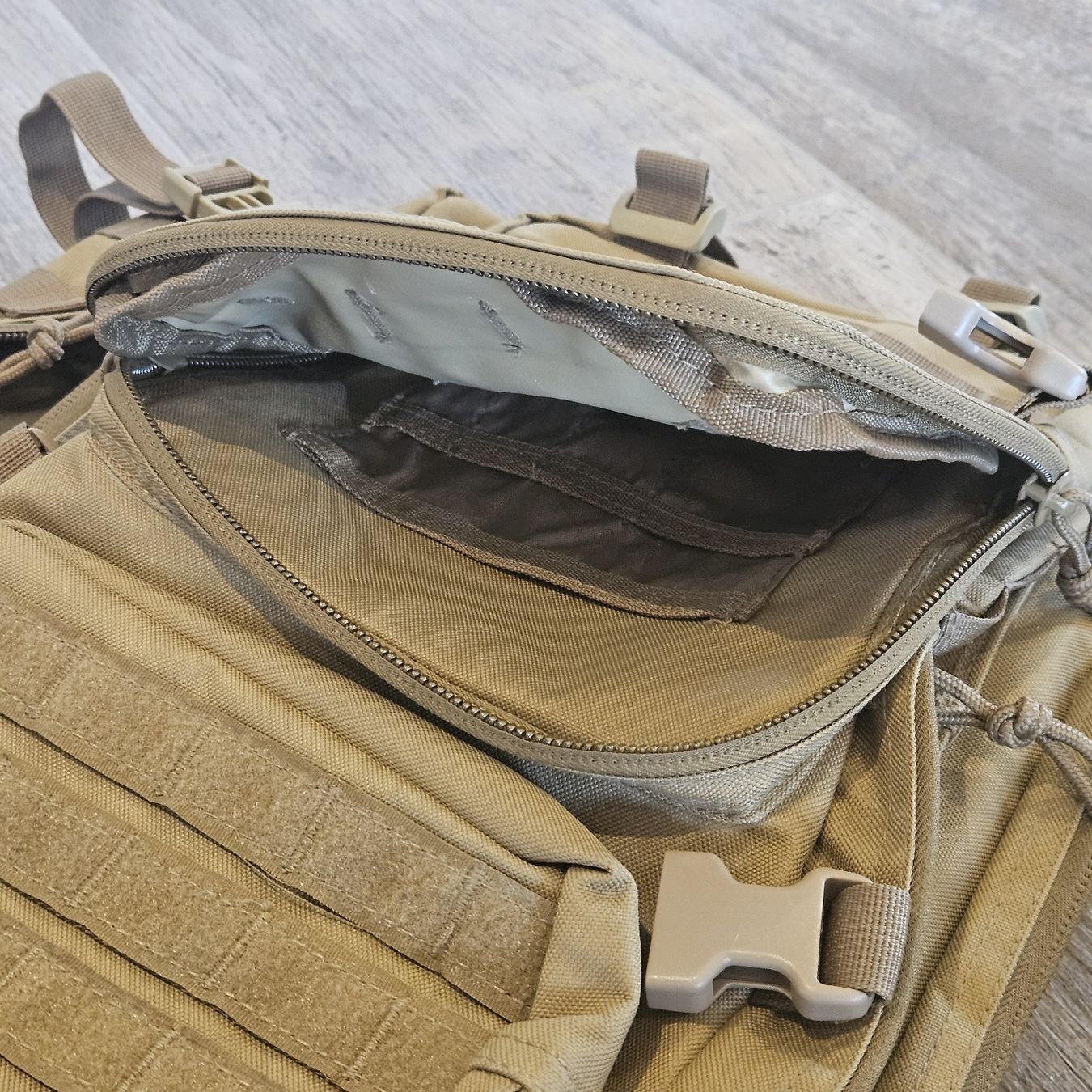 Zaini: Taktischer Rucksack, Farbe beige – Usato da Wettingen venduto da Christianv 9