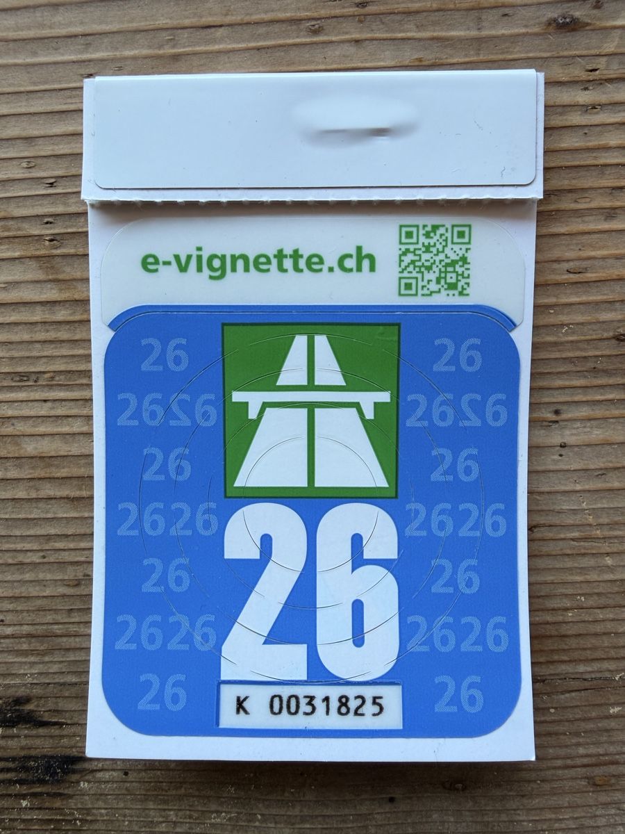 Autobahnvignetten: Schweizer Autobahnvignette 2026 – Neu und originalverpackt aus Klosters von SNKRSNSTUFF