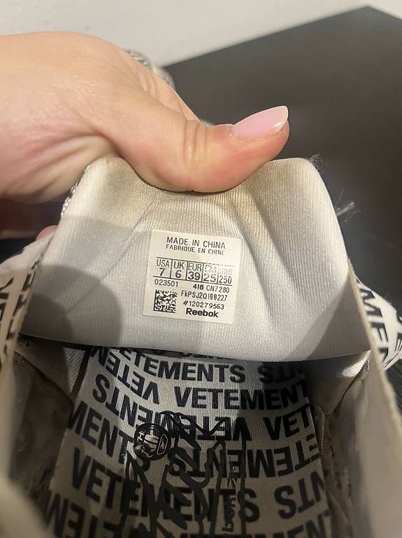 Scarpe da donna: REEBOK PUMP x VETEMENTS – Usato da Mendrisio venduto da yus_gtq7 3