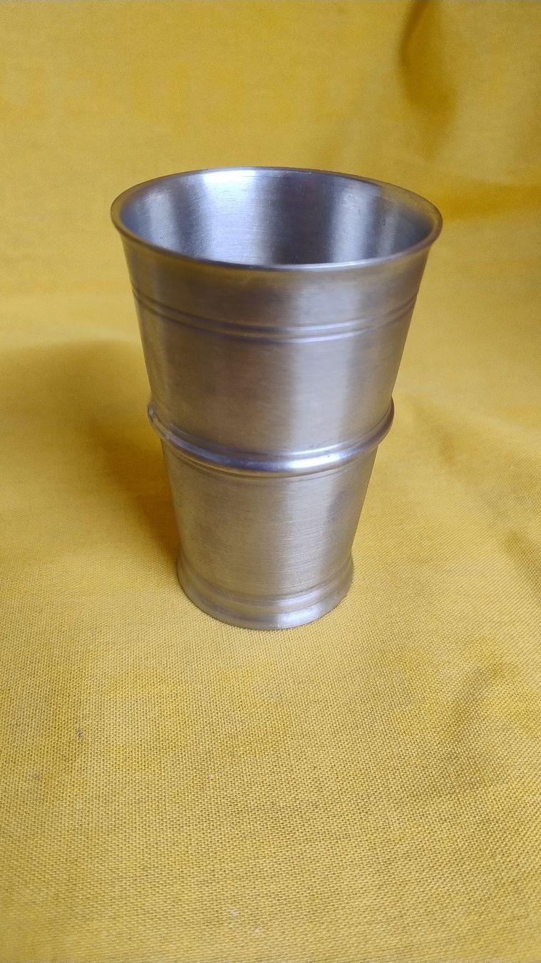 Set di piatti: 5 Feinzinnbecher – Usato da Felben-Wellhausen venduto da Wisi35 1