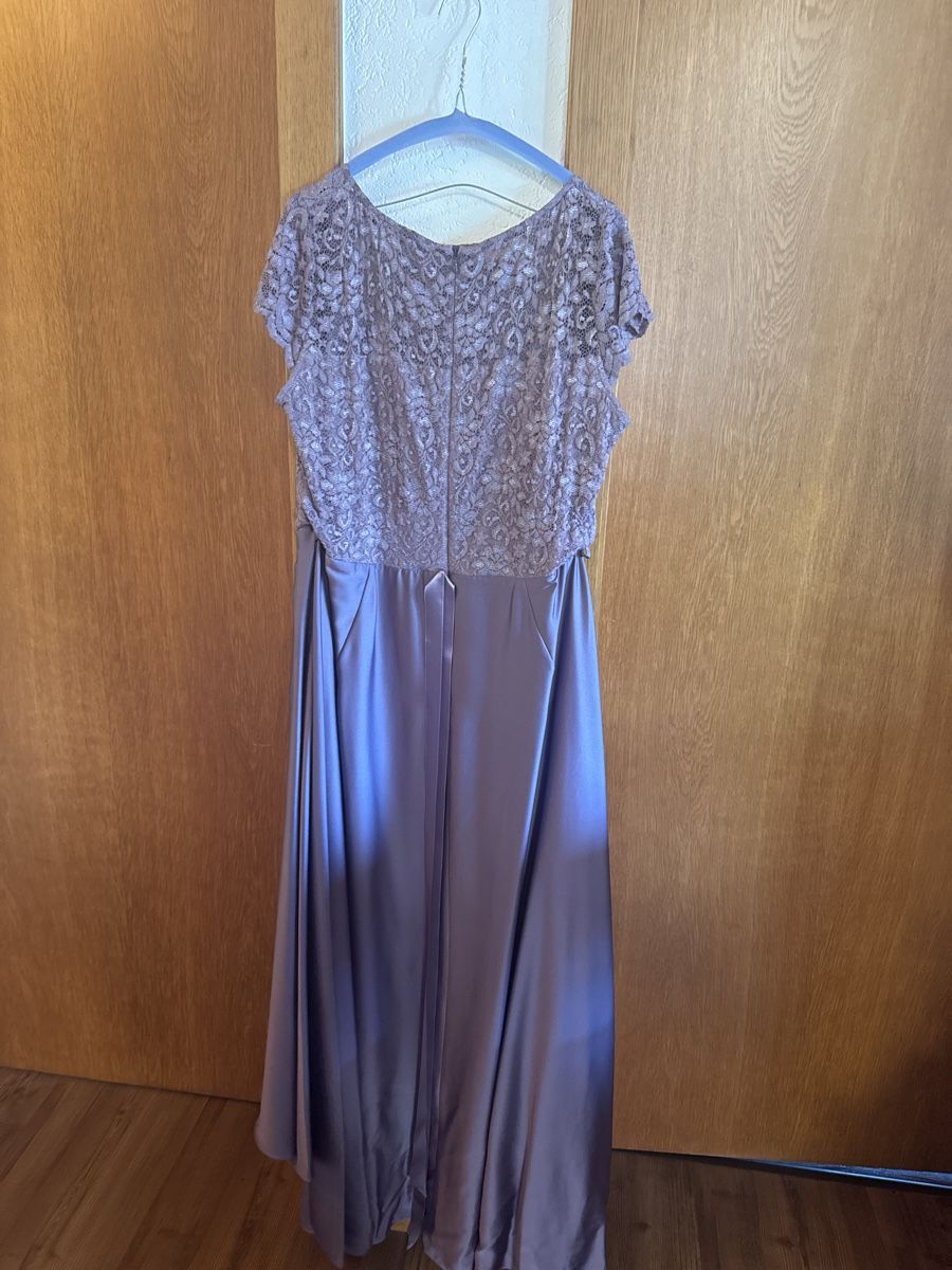 Vestiti: Swing Cocktailkleid kurzarm Spitze – Nuovo (secondo la descrizione) da Rohrbachgraben venduto da kae_5lhf 2