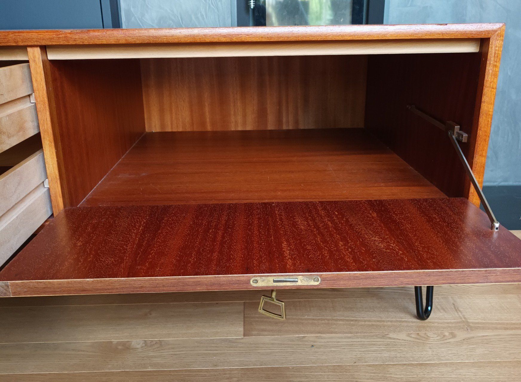 Cassettiere: Midcentury Lowboard / Sideboard Teak – Usato da Wikon venduto da Freu 4