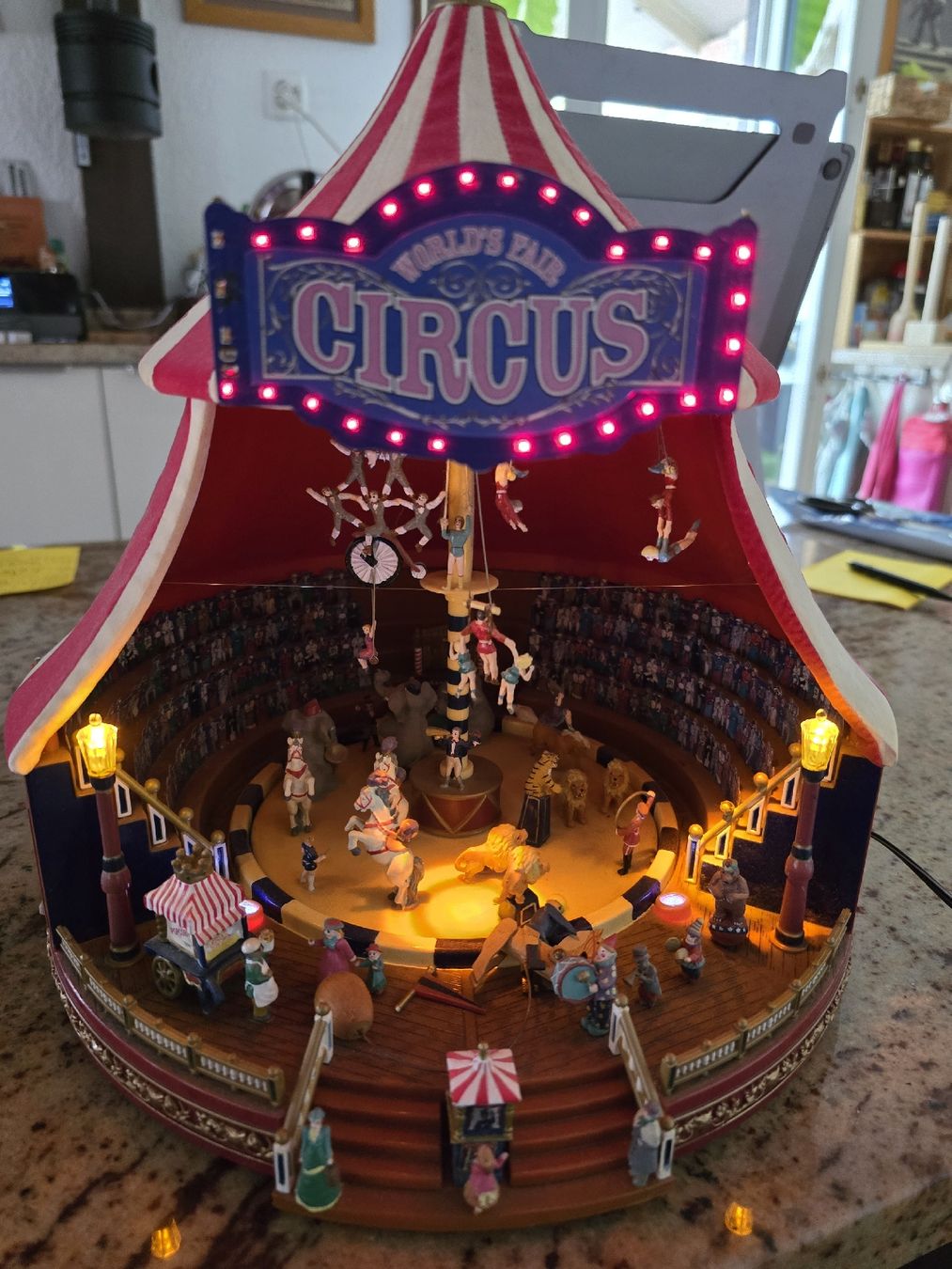Spielzeuge: Miniatur CIRCUS mit Licht u.Musik – Gebraucht aus Walkringen von Vanuca