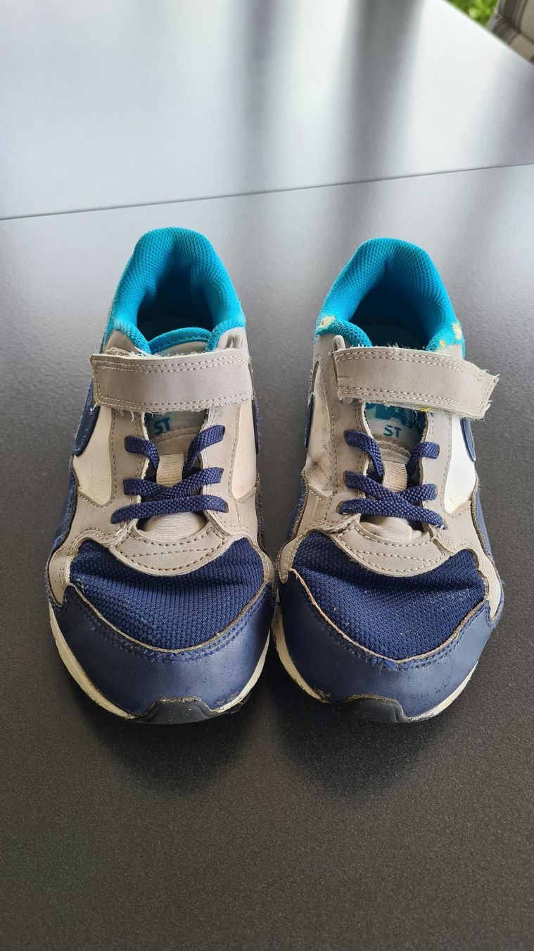Nike Scarpe per ragazzi: Nike Schuhe Gr. 33.5 – Usato da Obergösgen venduto da schesom 1