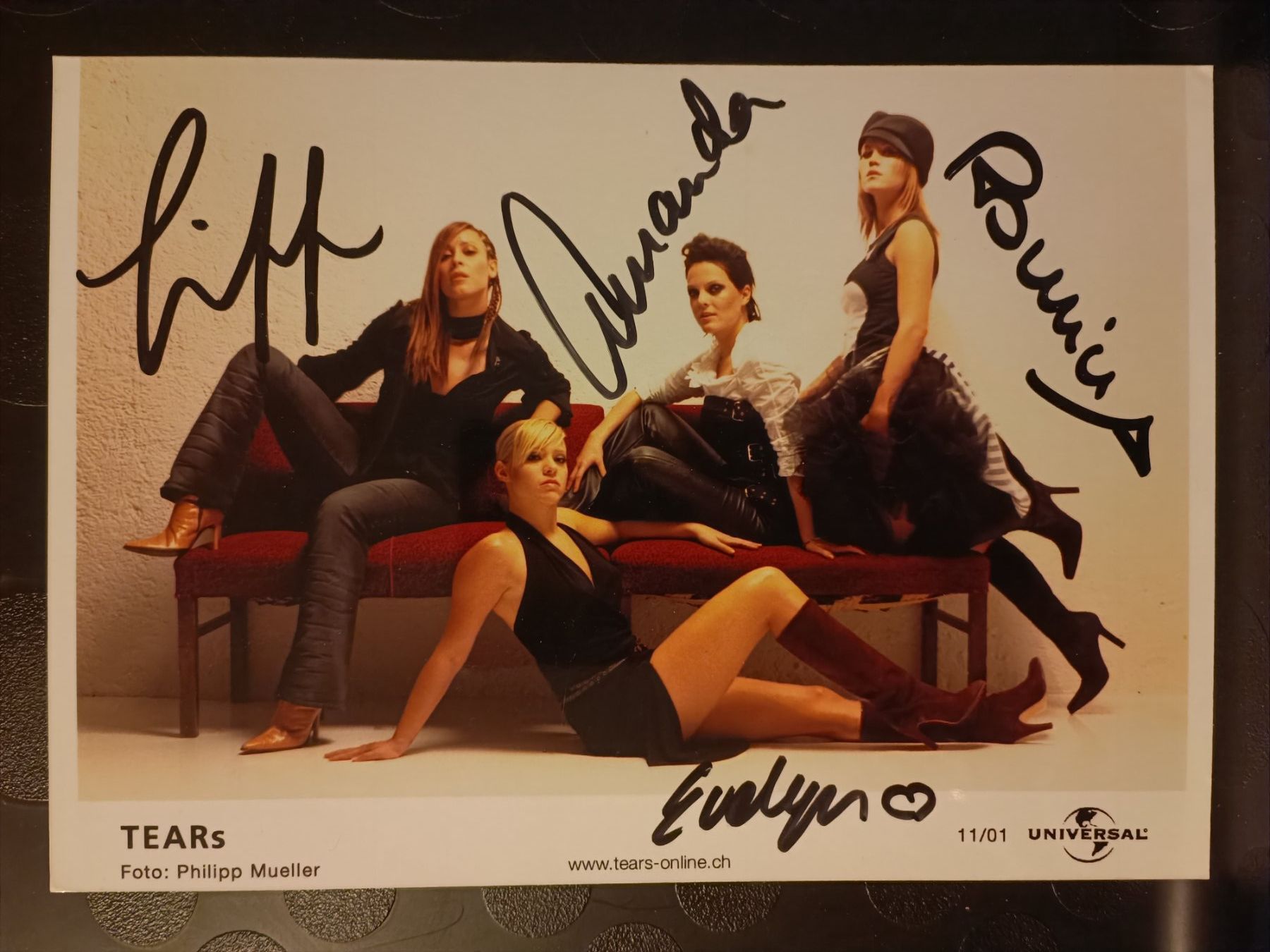 Autografi: Tears - handsigniert 13x18 – Usato da Menziken venduto da Artographs
